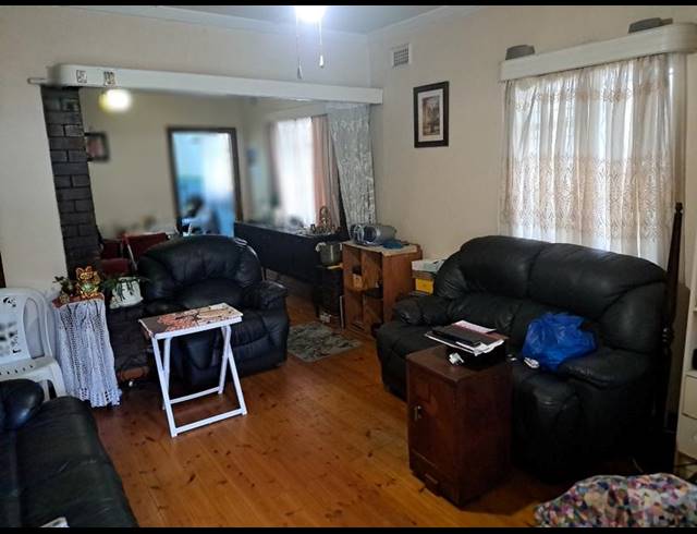 3 BEDROOM HOUSE FOR SALE IN OVERPORT